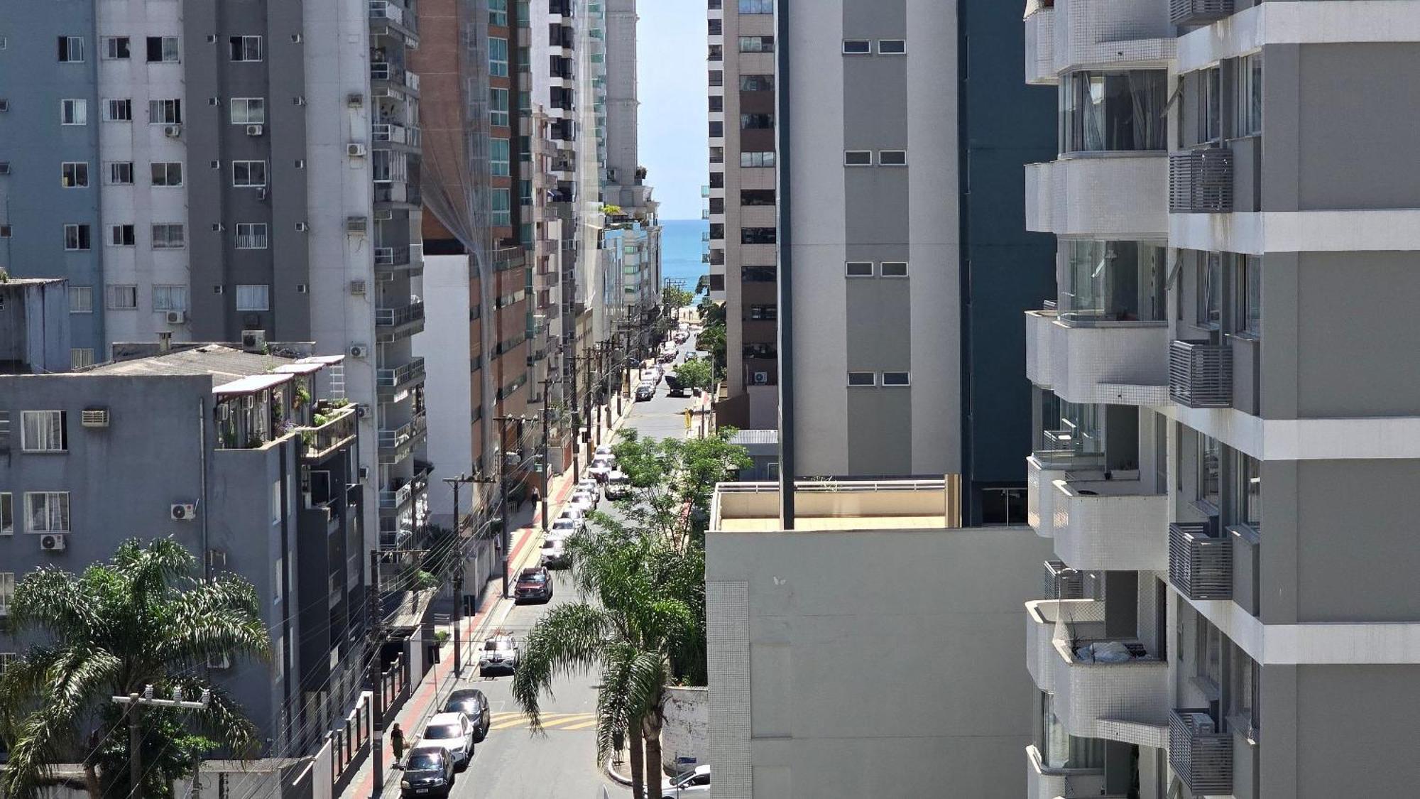 Apartamento Apto 601 - 02 Quartos - Churrasqueira Sacada